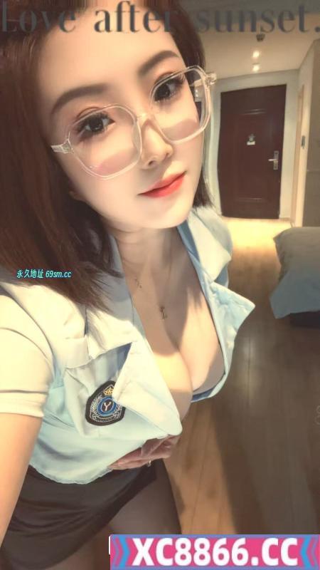 青岛戴眼镜的小骚货