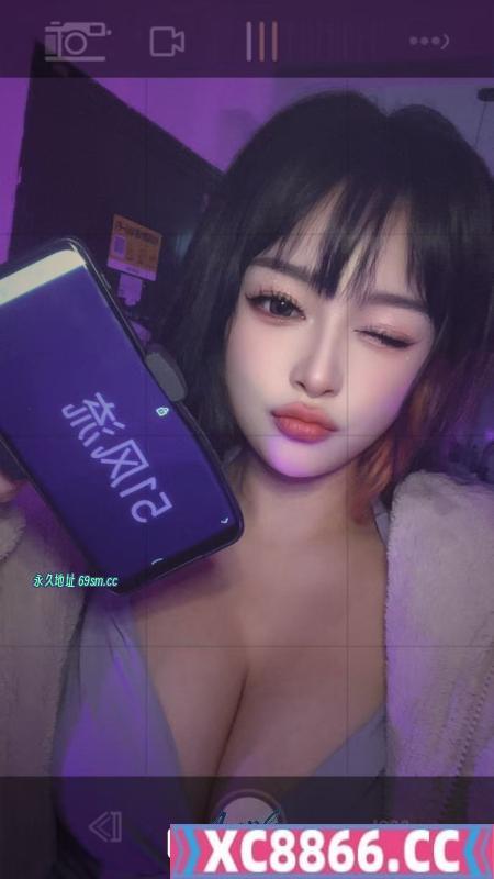 巨乳卡戴珊蔡蔡