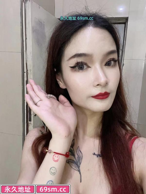 江宁万达花胸少妇