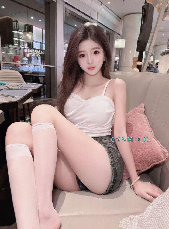 胸大柔软学生妹