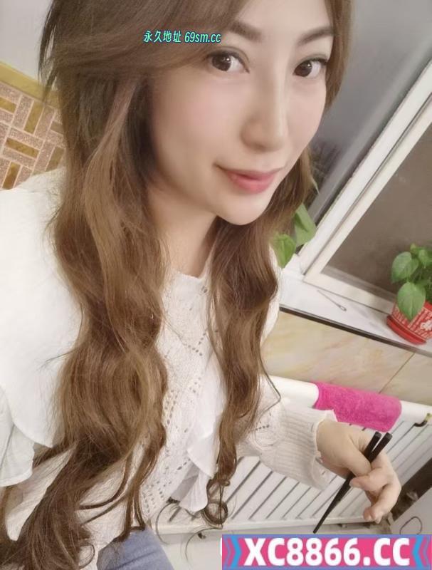 肤白貌没E奶少妇