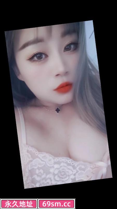 深喉磨棒骚御姐