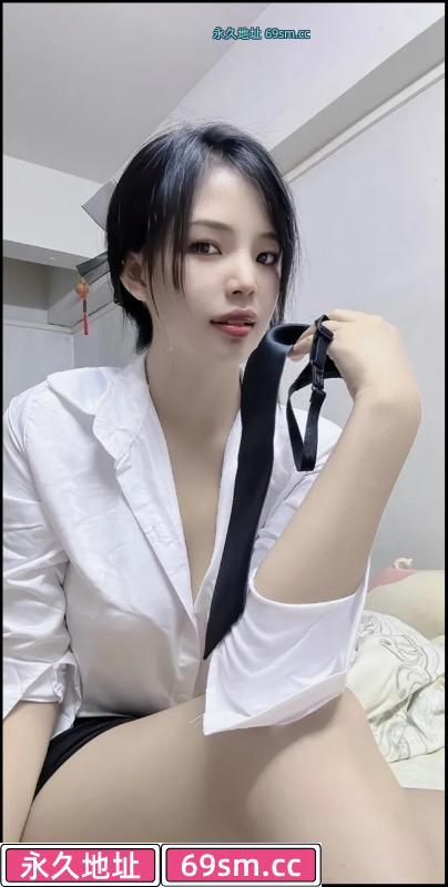 制服诱惑小骚货