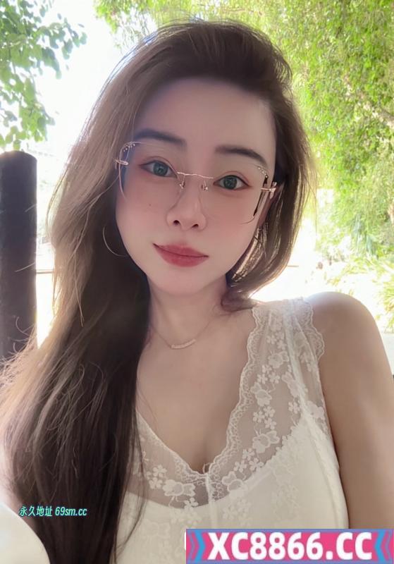 瑶瑶小白虎