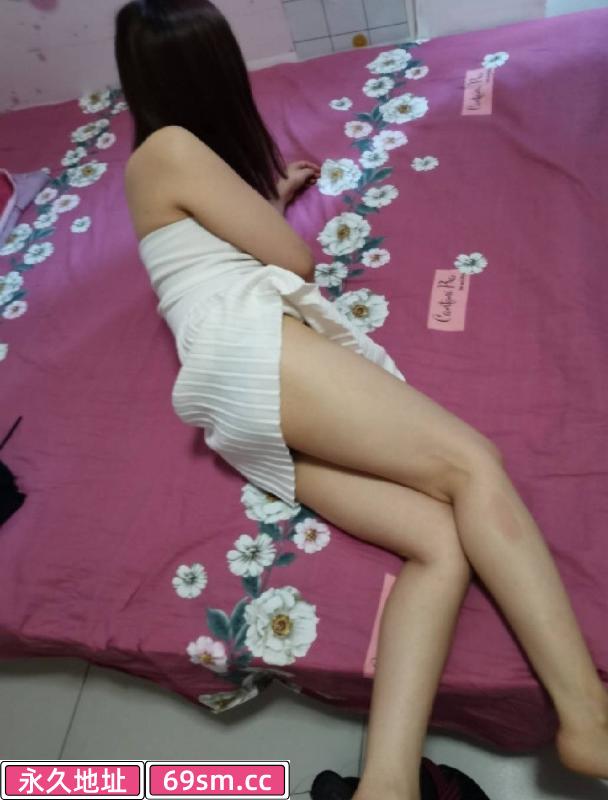 制服诱惑小浪货灵灵