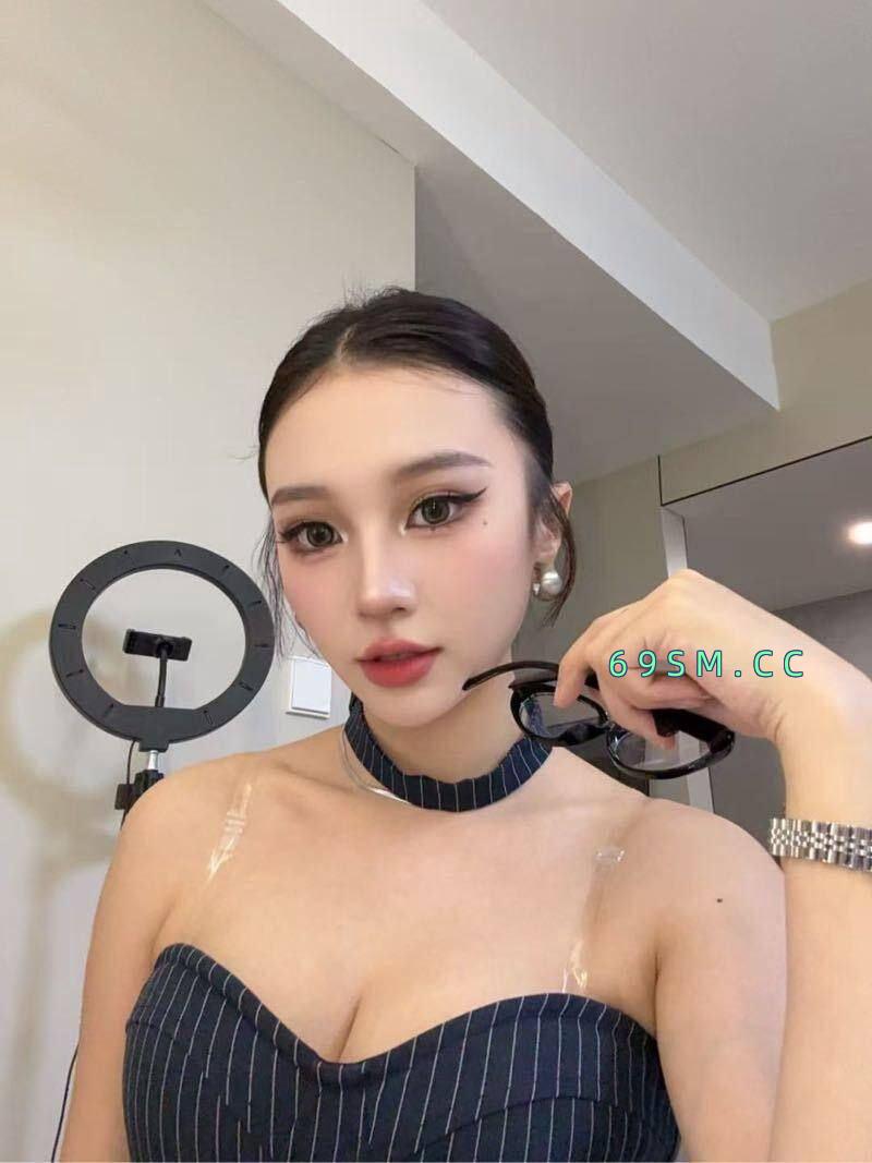 可爱胸大艳舞滴蜡