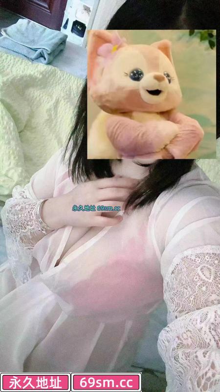 大胸小姐姐