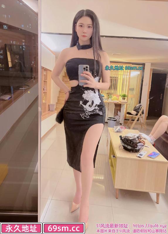 身材火辣性感御姐
