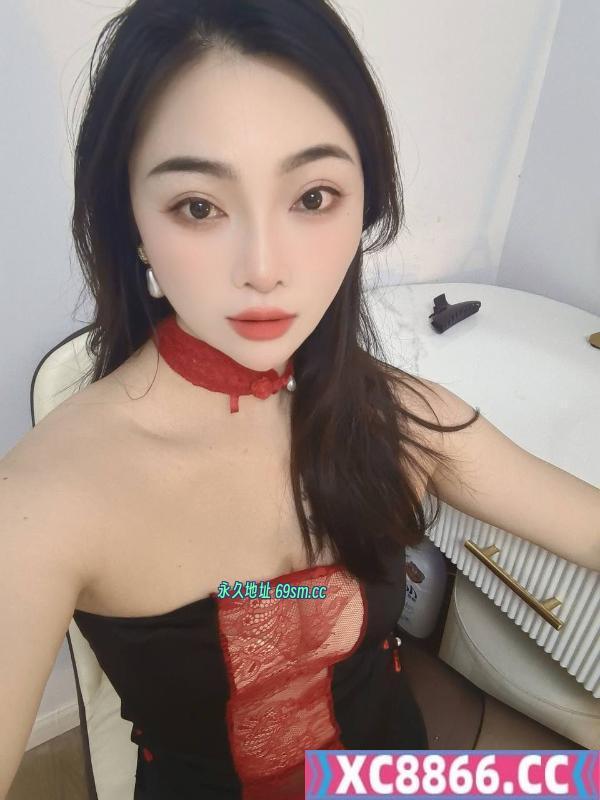 上城黑丝美臀佳佳