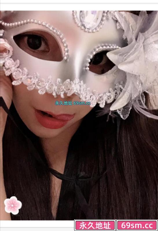 高挑年轻妹子