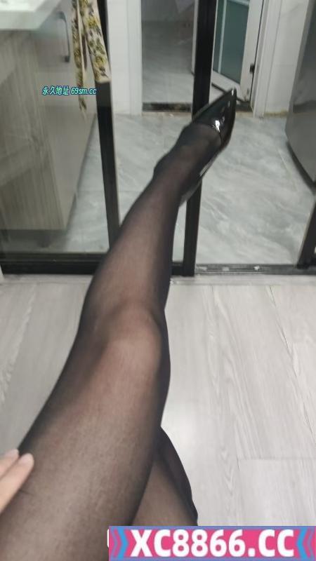 长腿黑丝熟女