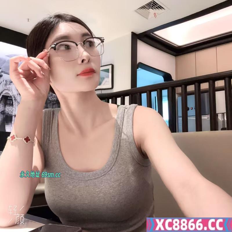 高颜值妹子