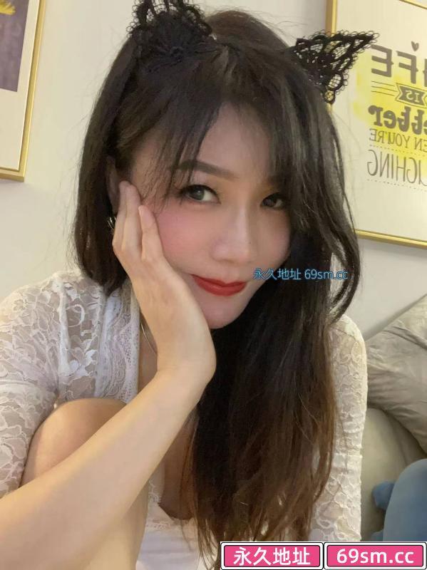制服诱惑的少妇
