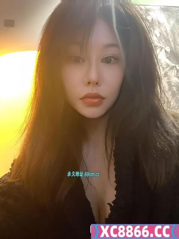 大胸球球