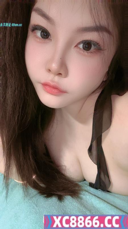 南门性感大胸妹子