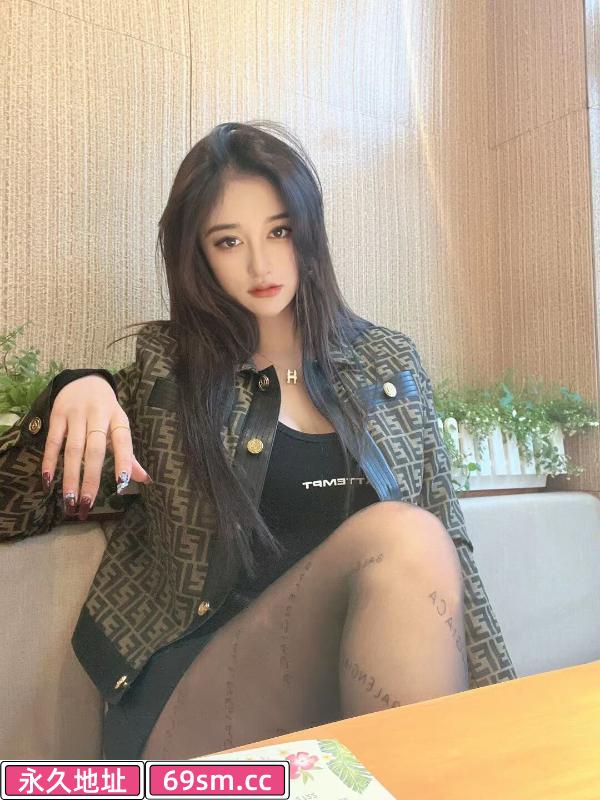 西门性感翘臀臀