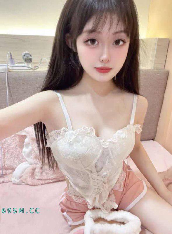 勾魂儿大眼萌妹
