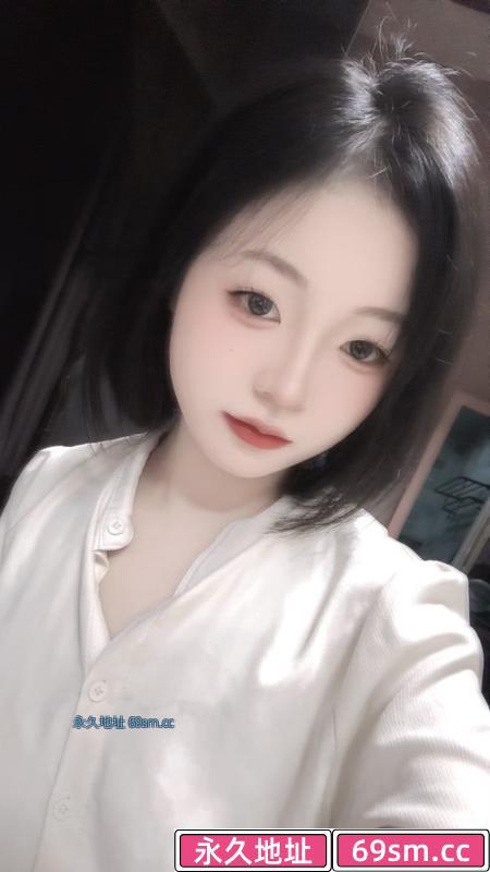 长宁短发小美女