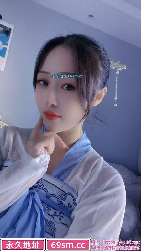 范湖浅笑笑