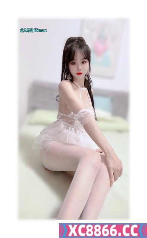 肤白貌美大奶骚逼