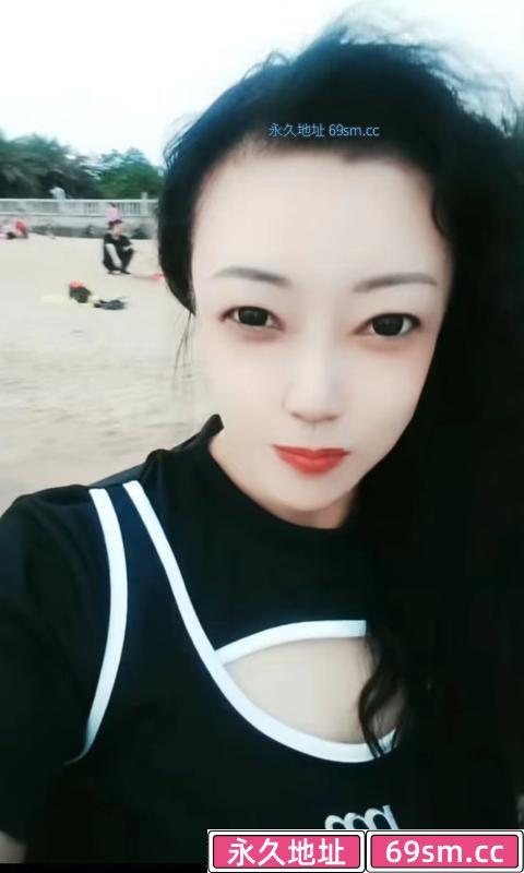 丝袜美少妇