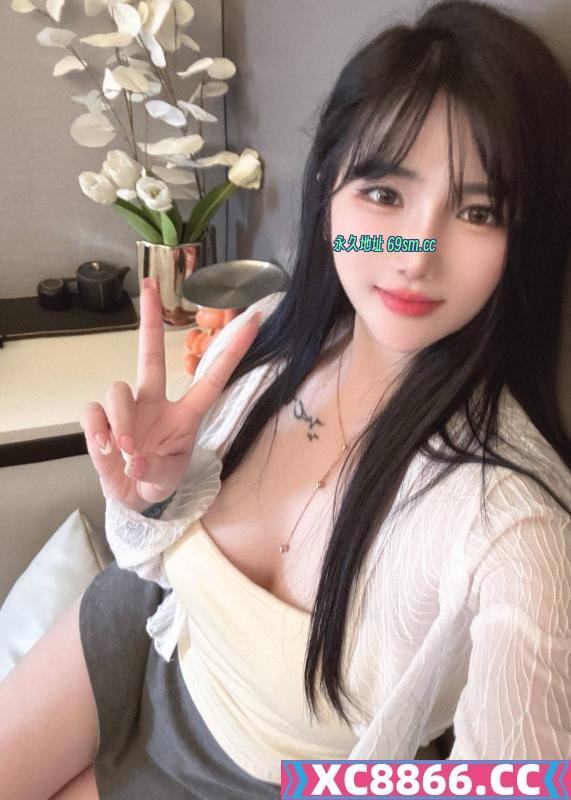 皮肤白嫩貌美大胸妹妹