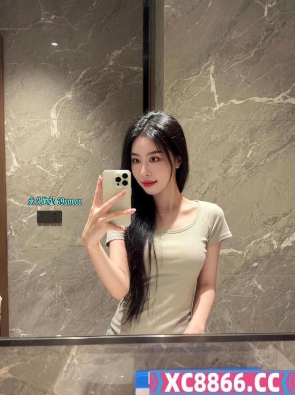 徐东蜜桃臀小姐姐