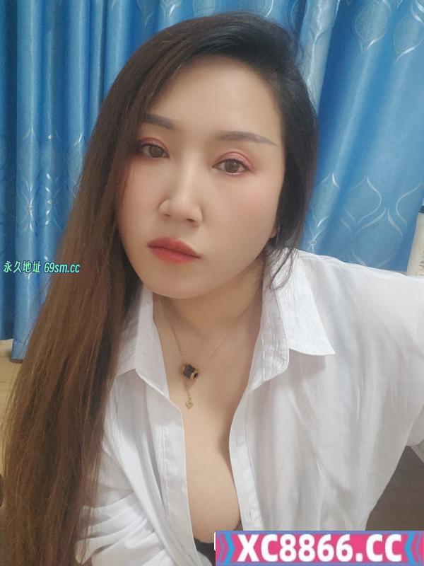 长发美女少妇