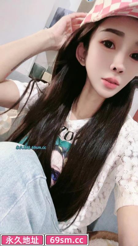 瘦小欣然妹子