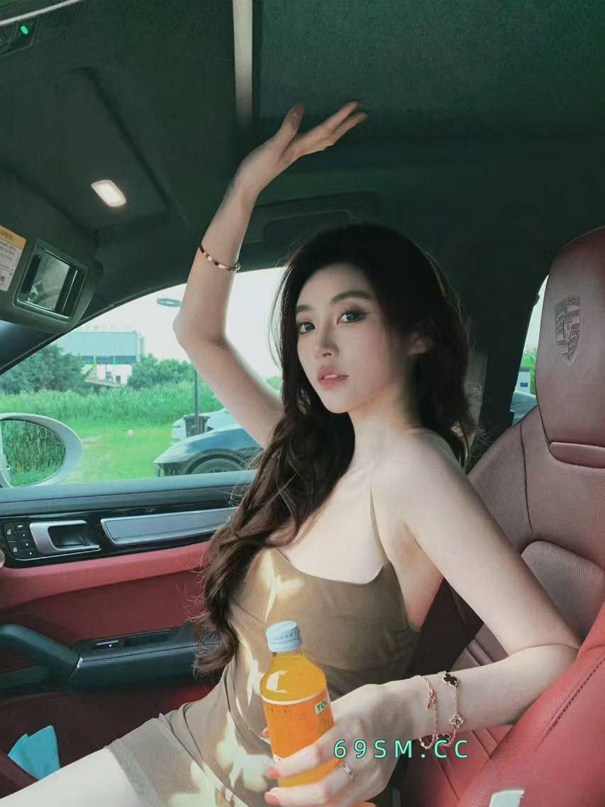 肤白貌美大奶御姐