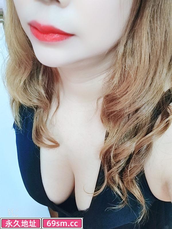 后入天花板熟女小姐姐
