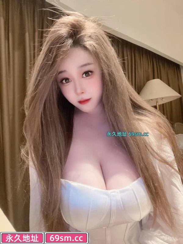服务系性感大胸妹子