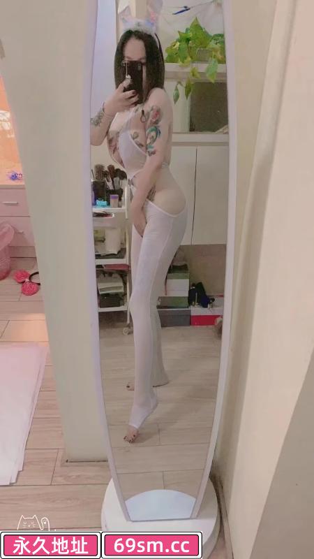 E胸小姐姐