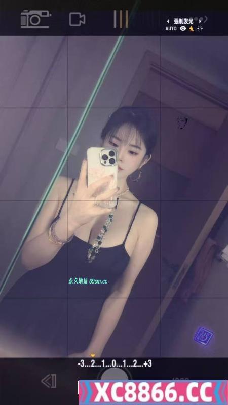 尹山湖骚穴御姐