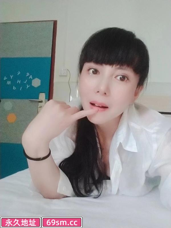 白嫩少妇 骚倩倩