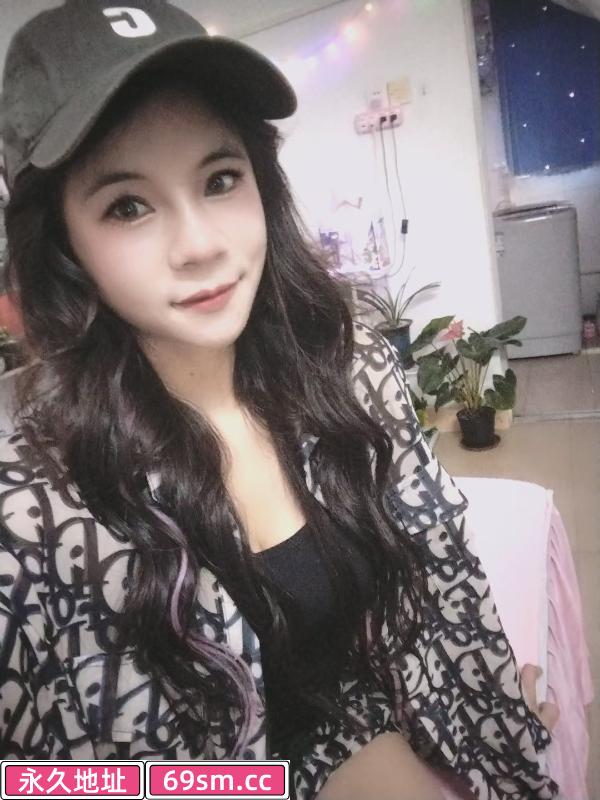 大新服务型少妇