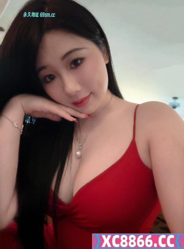 大胸蕾丝少妇