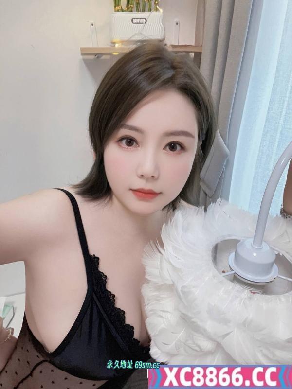 大胸服务系短发妹子