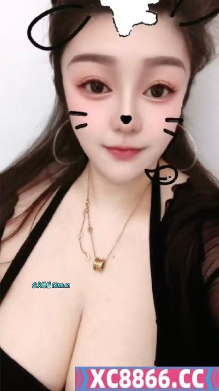 气质大胸小姐姐