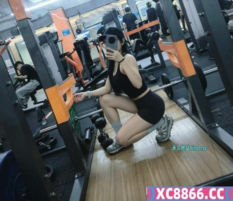 福田蜜桃臀健身教练