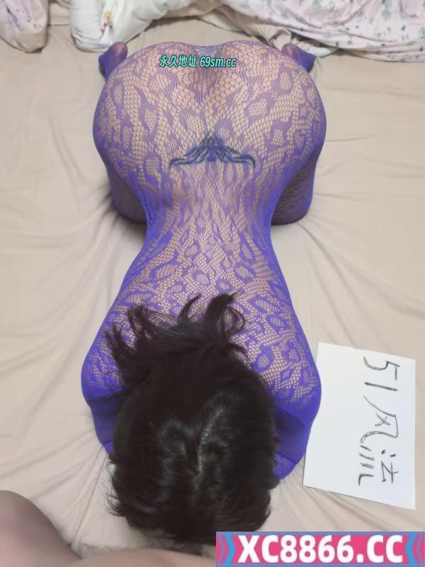 超大蜜桃臀骚妹
