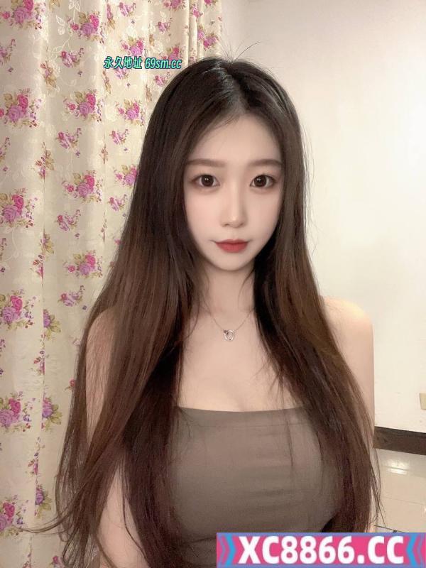 武汉三点粉一线天萌妹