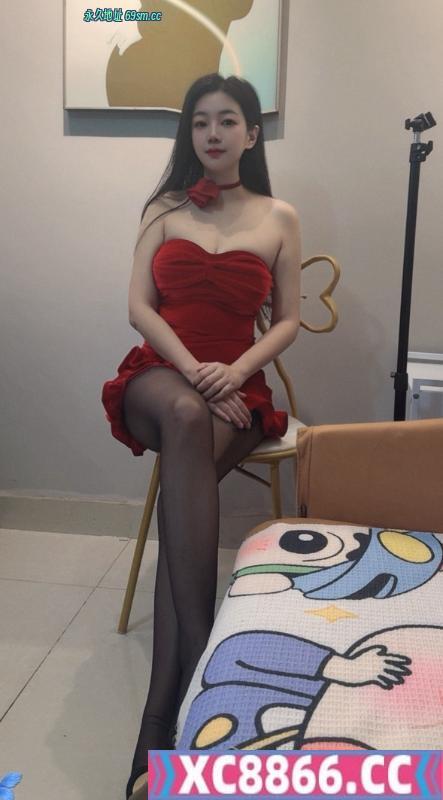 红衣舞女诱惑