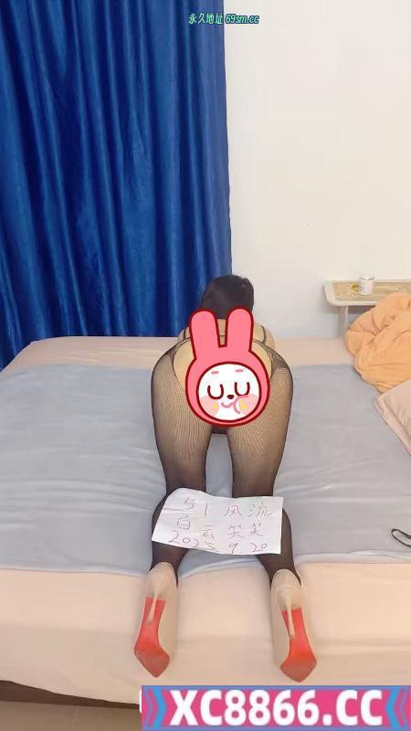 白云少妇笑笑