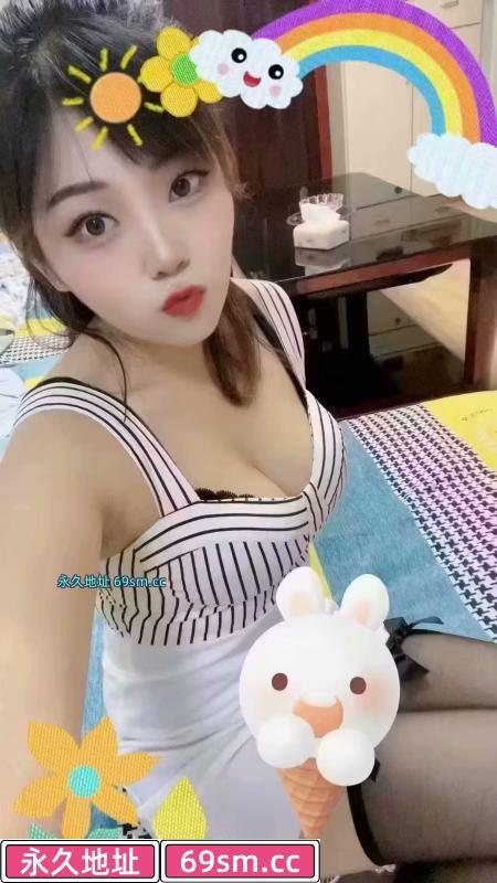 前凸后翘风骚妹子