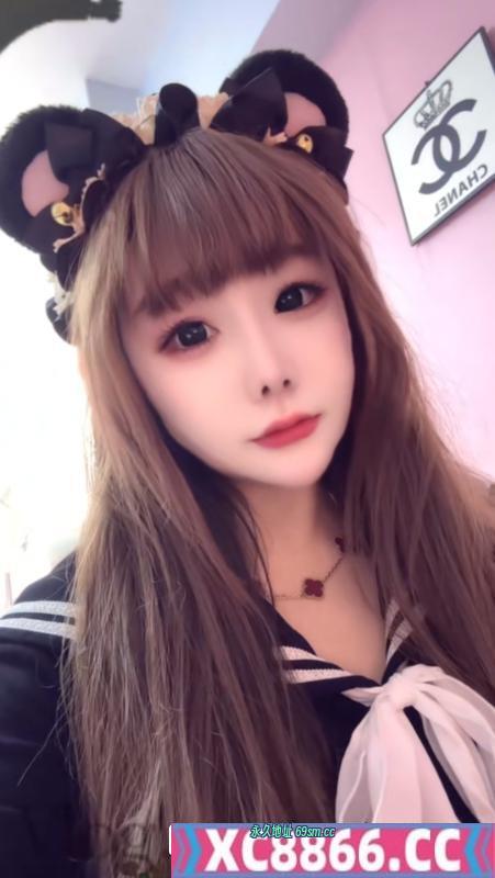 小巧玲珑甜妹妹