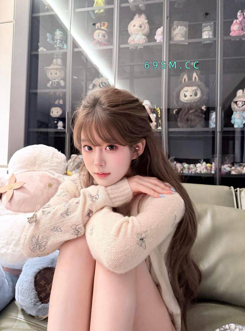 后入大胸美少女
