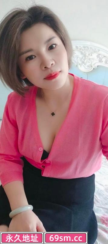 南新园蜜桃臀少妇