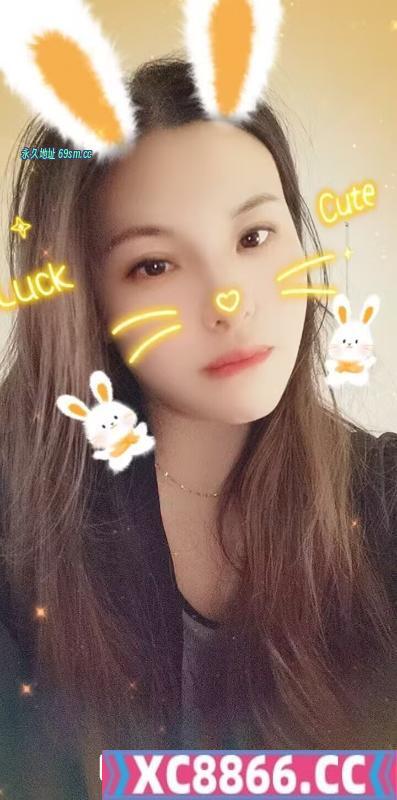 汉口火车站小女人