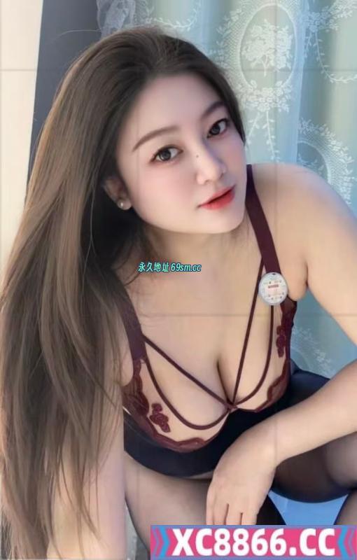 天热很白大胸长腿妹